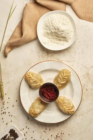 Манты на пару (4 шт.) (200 г)