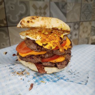 Чийзбургер Троен Байпас