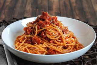 Espaguetis Chorizo Casero Y Tomate Frito