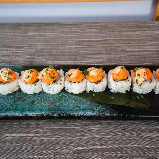 URAMAKI Spicy salmone