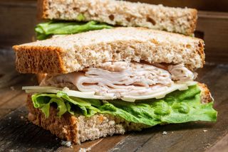 Panino con pollo e tacchino