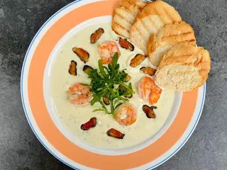 Мідії з креветками та соусом дор блю (300г)