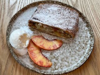 Штрудель яблучний (240g)