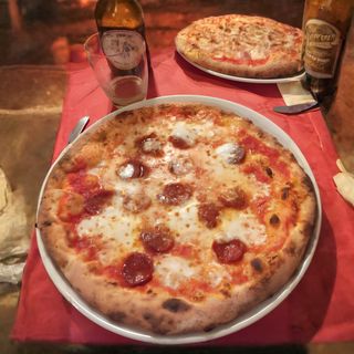 Pizza salame piccante