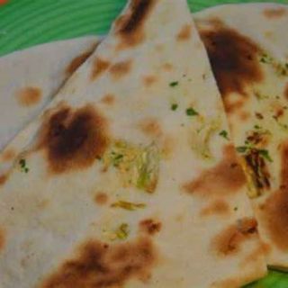 Lehsuni Naan