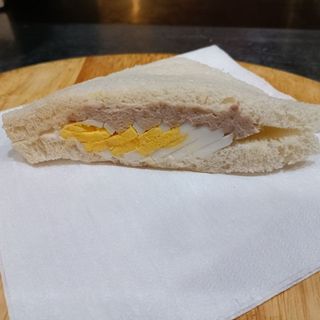 Tramezzini tonno, uova e maionese