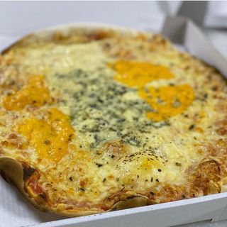 Pizza Seis Quesos (28 Cm.)