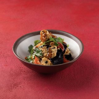 Хрустящие баклажаны, томаты, кинза