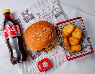 Комбо "Бургер и нагетсы" (350 г)