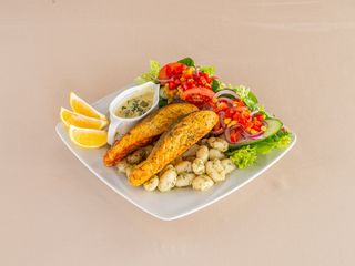 Łosoś z grilla z gnocchi maślanym