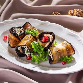 შემწვარი ბადრიჯანი ნიგვზით