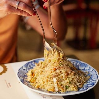 Fideos de arroz tres delicias