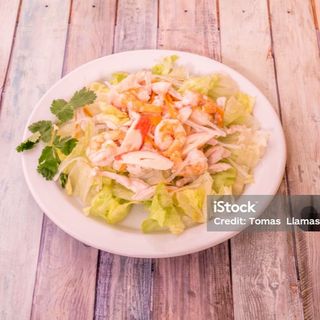 4. Ensalada De Gambas y surimi