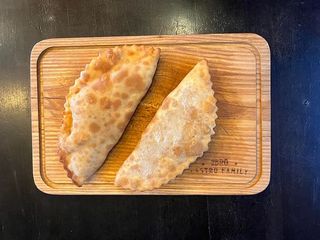 Чебуреки З Лососем Та Сиром (300г)