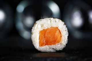 Макі лосось (110г)