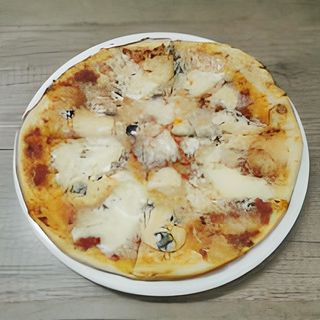 Пица Куатро Формаджи