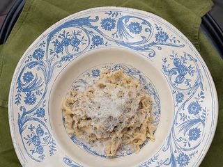 Паста Мафальдіне з трюфелем, сиром маскарпоне та витриманим пармезаном (300 г)