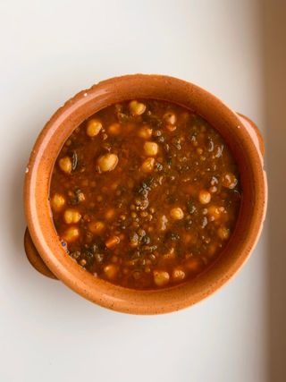 Zuppa di verdure e legumi