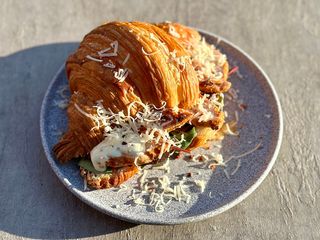 Круасан з індичкою (200g)