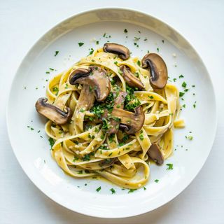 Tagliatelle cu hribi