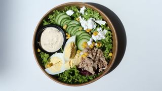 Салат з тунцем