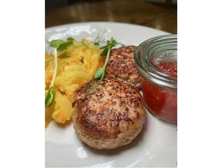 Січеники м'ясні з картоплею (320g)