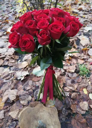 Buchet 25 trandafiri roșii