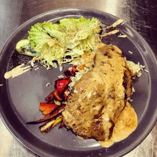 Teleća šnicla sa sosom od gljiva