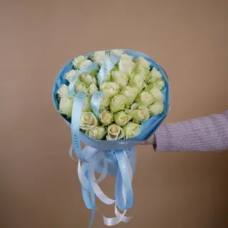 35 троянд Вайт Атена