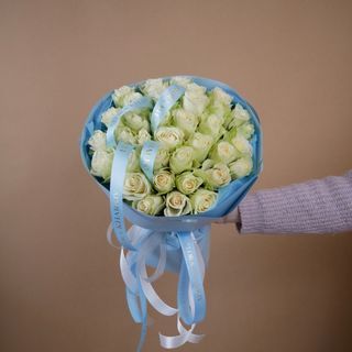 35 троянд Вайт Атена