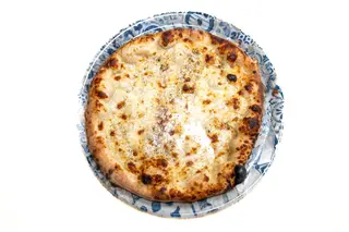 Pizza cacio e pepe