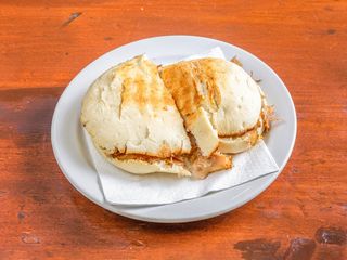 Mollete De Carne Mechada