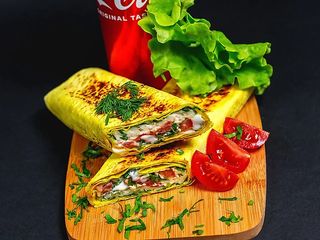 СУЛУГУНІ ЗІ СВИНИНОЮ . (350)