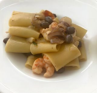 Paccheri ghiotti di mazzancolle, pesce spada