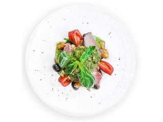 Теплий салат з телятиною (270g)