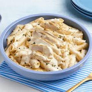 Basil pesto penne pasta with chicken