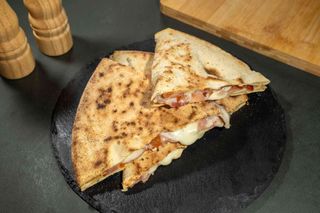 Piadina Crudo e Formaggio