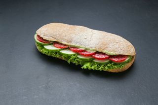 Սենդվիչ սալյամիով