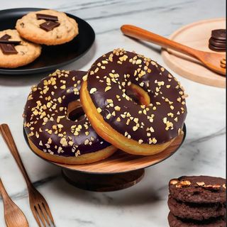 Пончик "Сникерс"