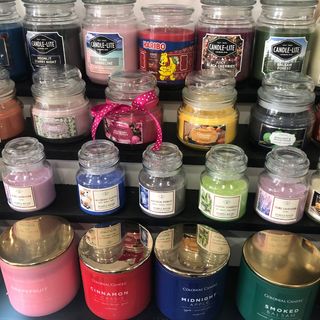 Świeca zapachowa duża ze złotym wieczkiem 411g