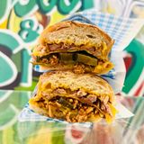 САНДВИЧ С ДЪРПАНО ТЕЛЕШКО