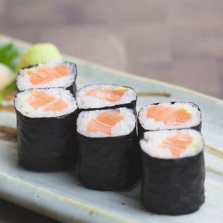 52. Maki De Salmón (8 Pzs.)