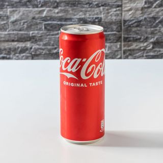Coca-Cola in lattina 