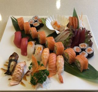 815. Sushi sashimi misto