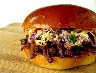 Фирменный бургер с говядиной