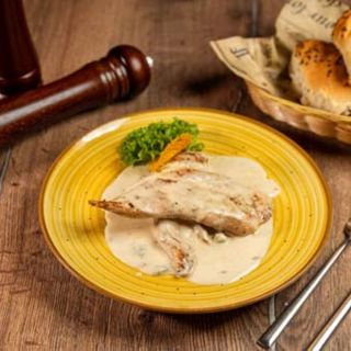 Pui cu sos gorgonzola