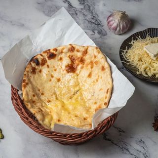 CHEESE NAAN
