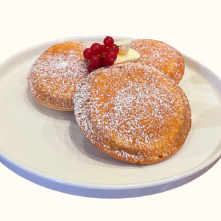 Pancakes cioccolato al pistacchio, lamponi e crumble ai lamponi