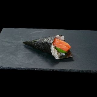 Temaki Sake Avocado