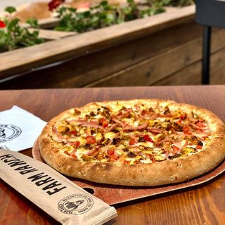 Pizza Chicken Supreme Giga